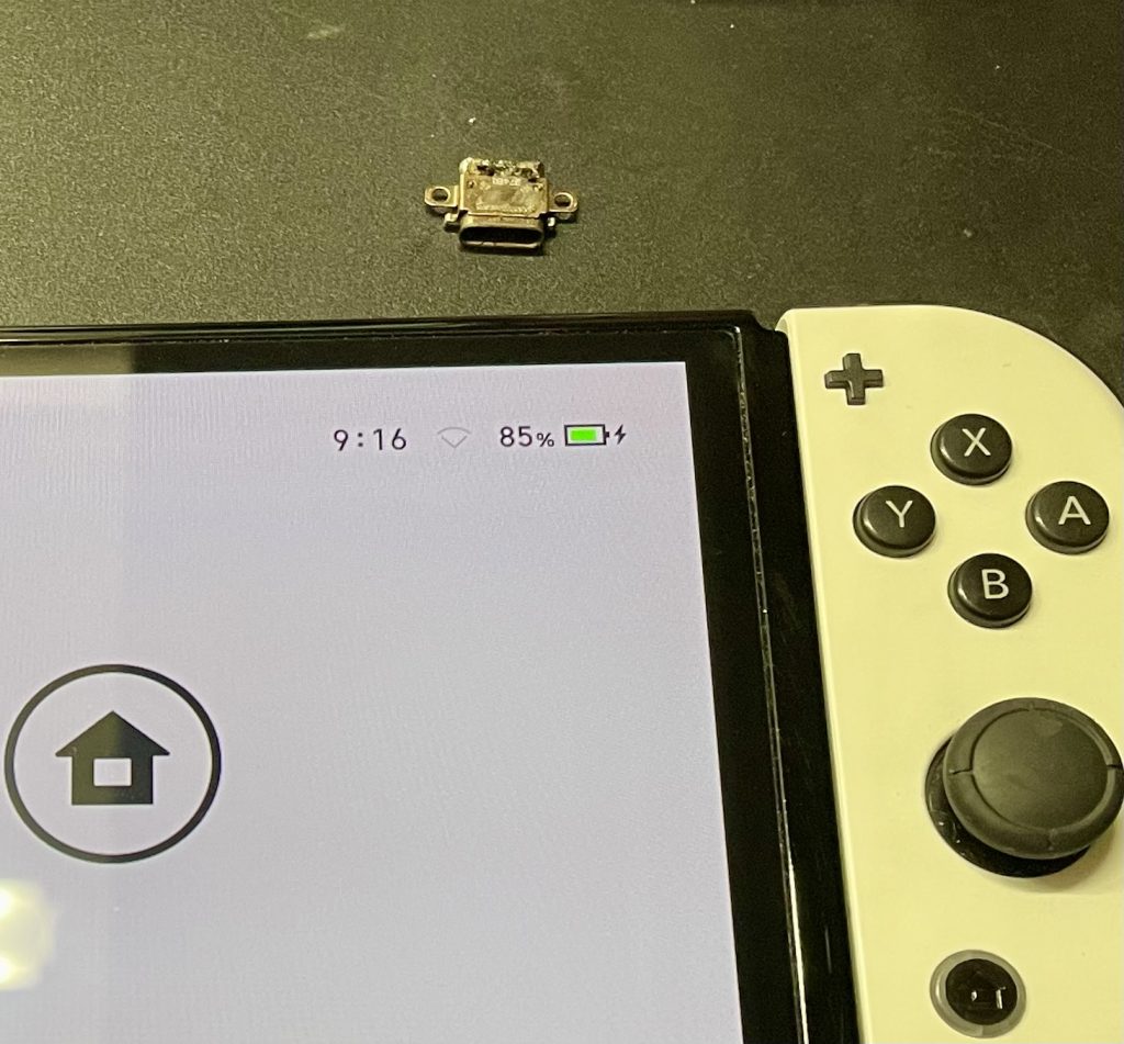 Nintendo Switch (有機ELモデル) 充電口交換修理