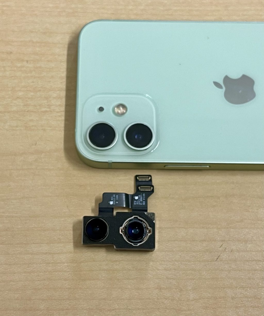 iPhone 12 mini アウトカメラ交換修理
