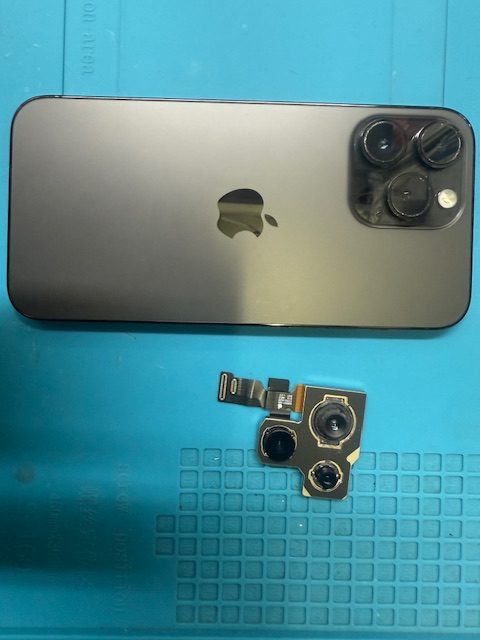 iPhone15ProMaxアウトカメラ交換修理