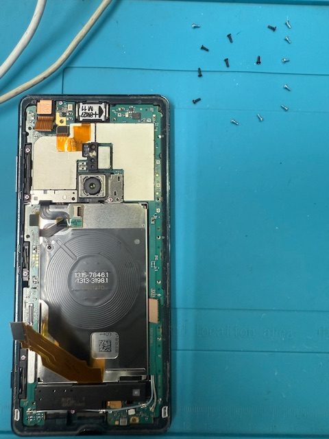 XperiaXZ3 バッテリー交換・電源ボタン交換修理