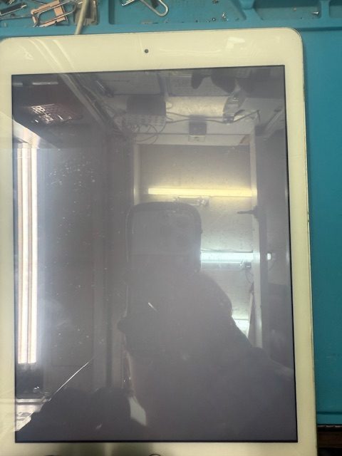 iPad第6世代液晶交換修理