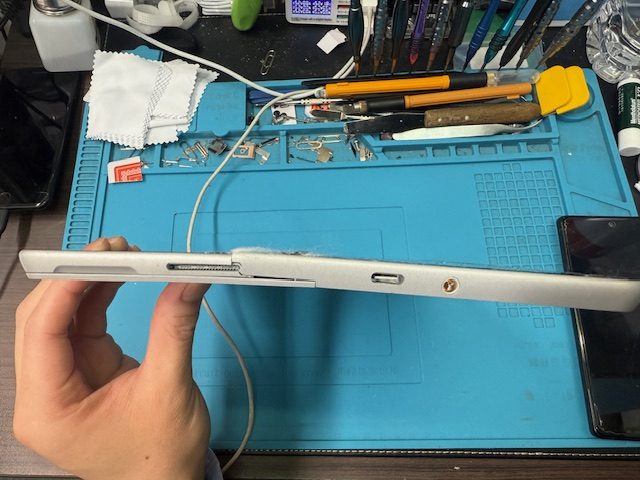 Surface Go 3フレーム矯正・フロントパネル交換修理
