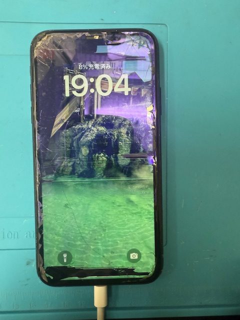 iPhoneX画面割れ一部液晶不良修理