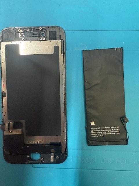 iPhoneSE3水没洗浄修理