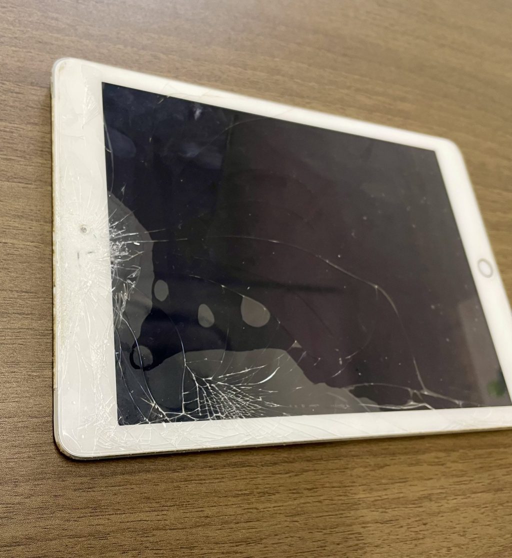 iPad (第5世代) 画面交換修理