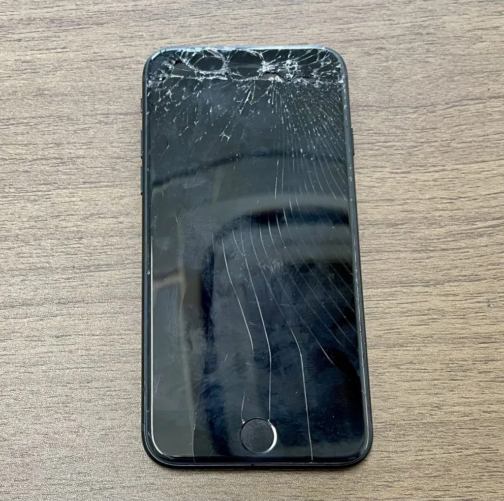 iPhone SE (第3世代) 画面交換修理