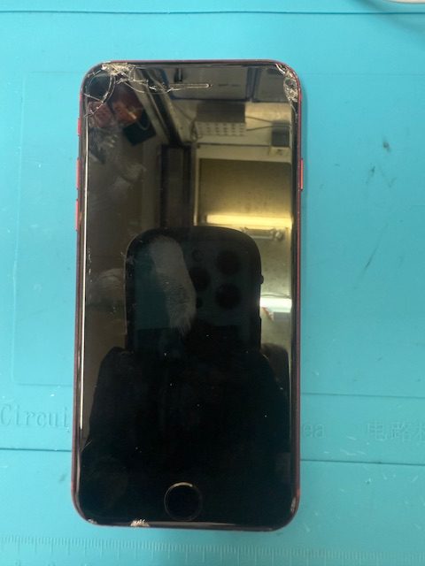 iPhone 8ガラス交換修理