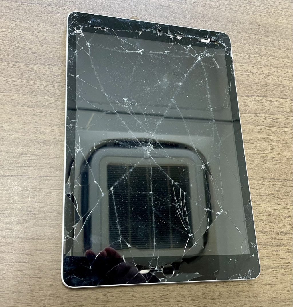 iPad (第9世代) 画面交換修理