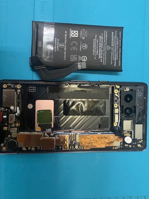 Google Pixel 7a バッテリー膨張修理