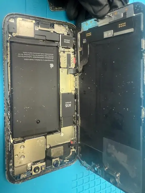 iPhone 13水没洗浄修理