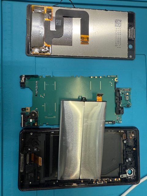 Xperia Ace バッテリー膨張・音量ボタンクリーニング・画面上部スピーカー交換修理