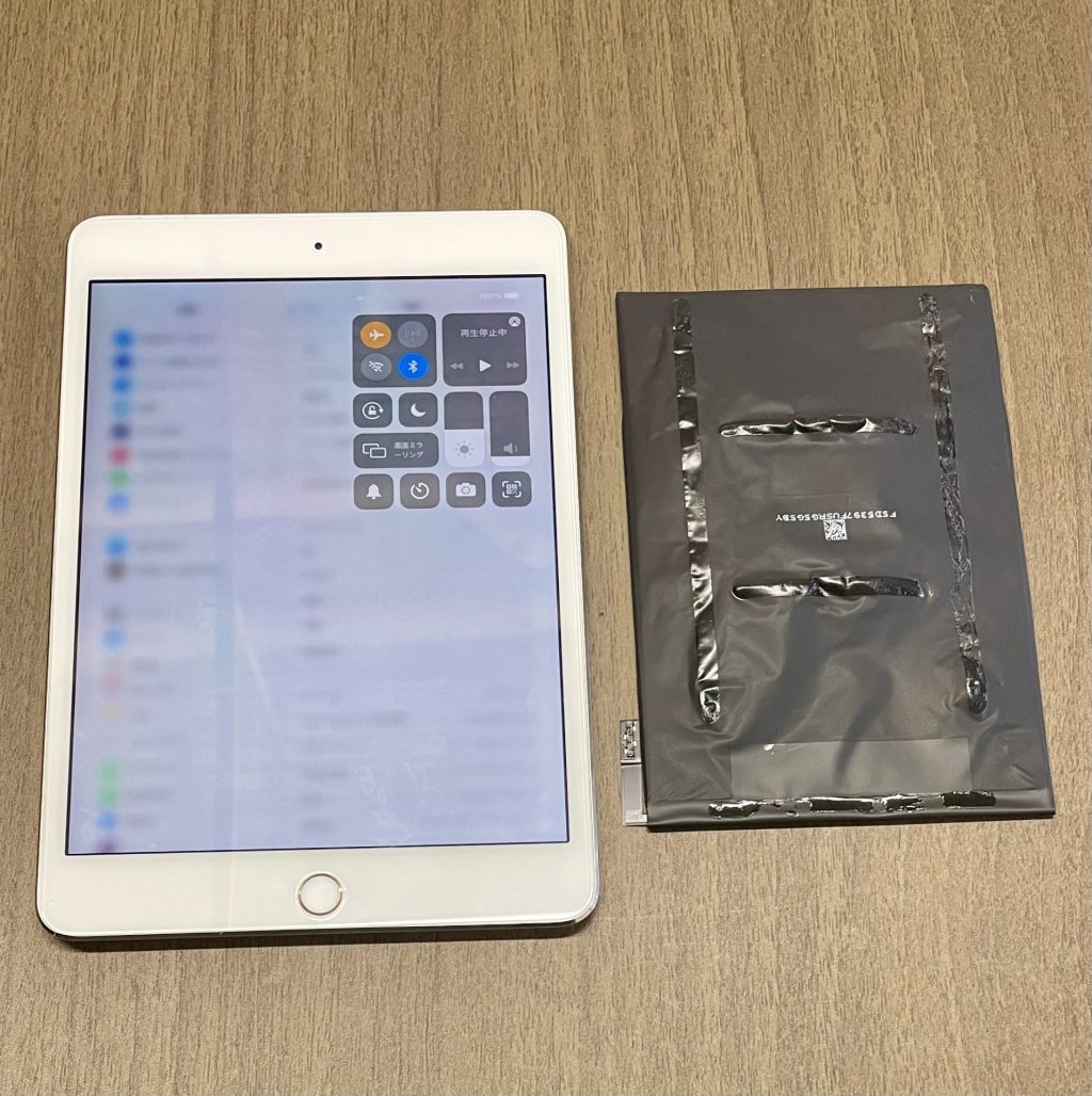 iPad mini 4 バッテリー膨張交換修理