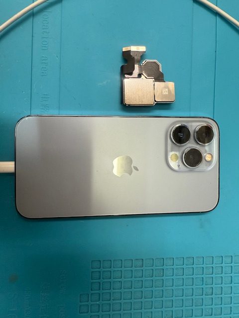 iPhone13Proアウトカメラ修理のご依頼(重度)