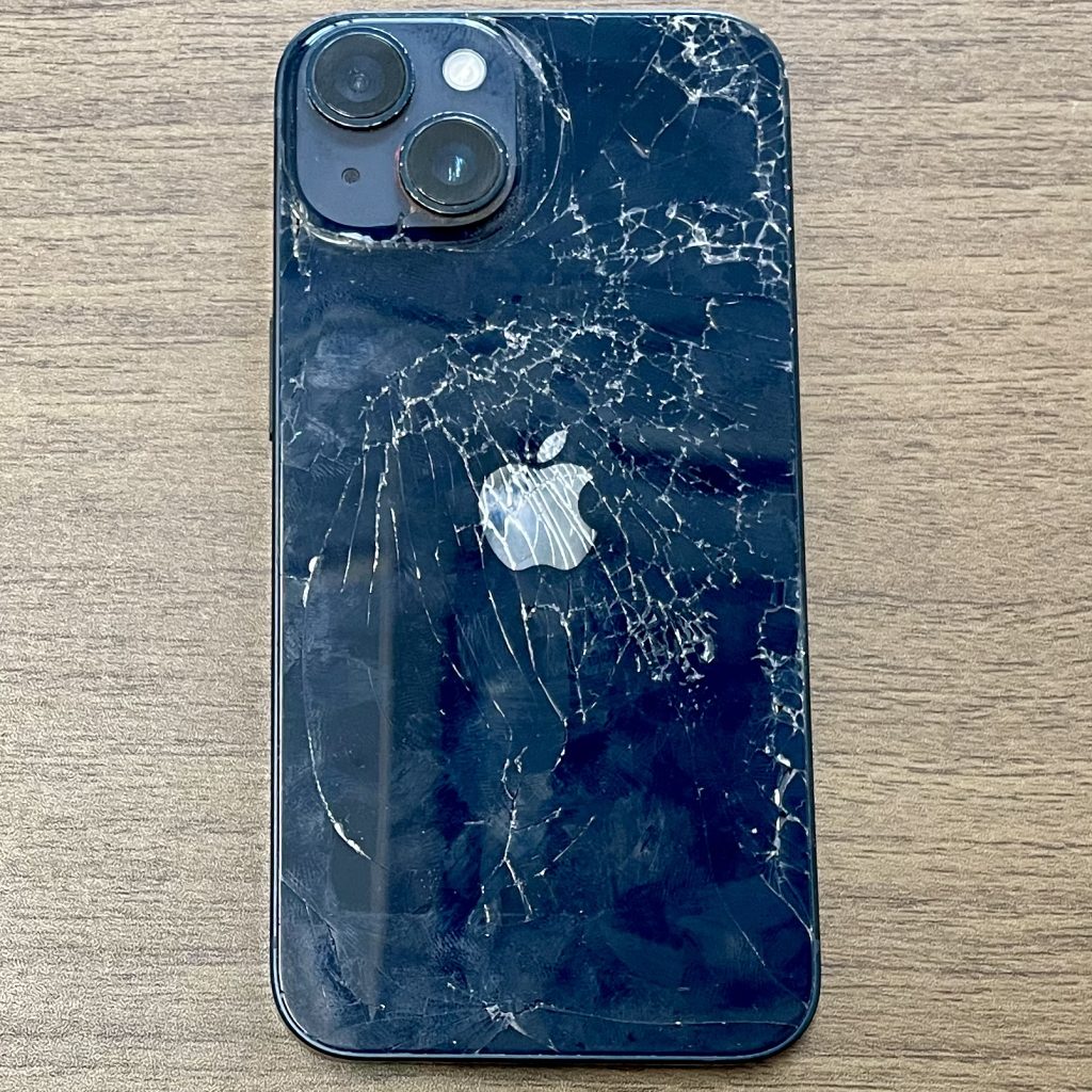 iPhone 14 バックパネル交換修理