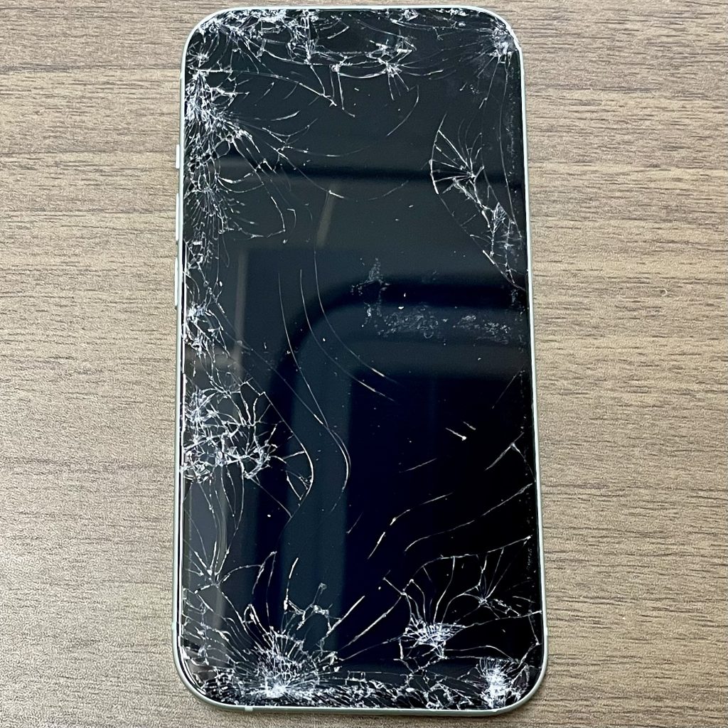 iPhone 15 画面交換修理