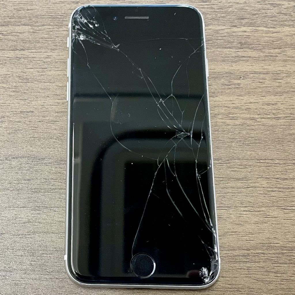 iPhone SE (第2世代) 水没画面交換修理