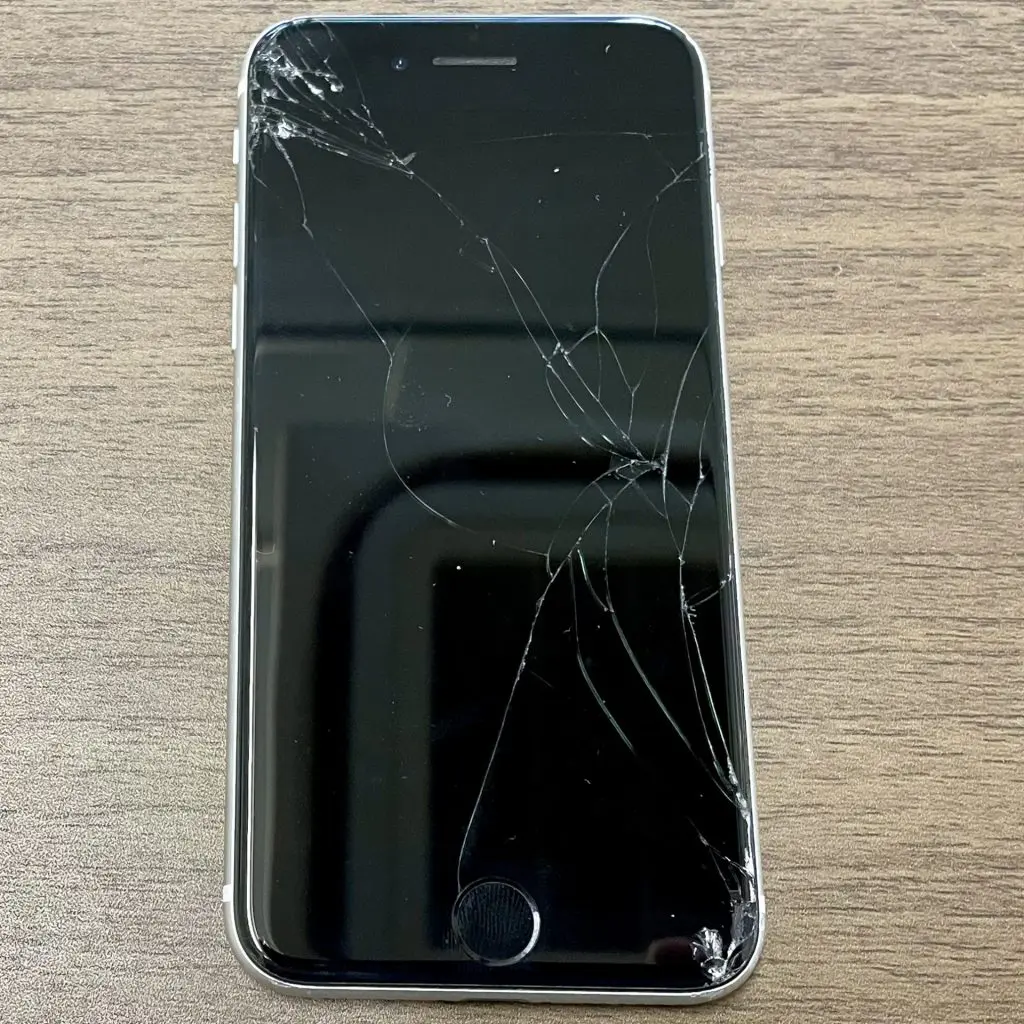 iPhoneSE(第2世代) ブラック 画面ひびあり iPhoneSE（第2世代）修理実績【iPhone修理スマホ修理堂】