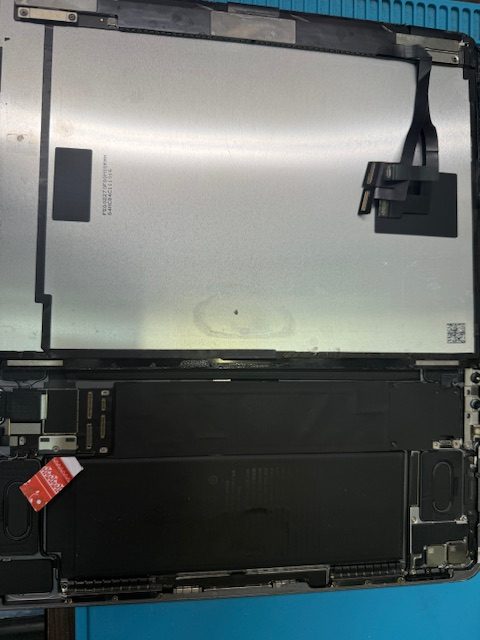 iPad Pro 11(第2世代)水没洗浄修理・液晶交換修理のご依頼