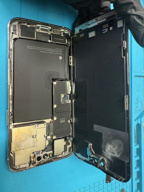 iPhone 14 Pro Maxフロントパネル(重度)修理のご依頼！