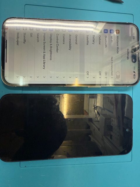 iPhone 14 Pro Maxフロントパネル(重度)修理のご依頼！