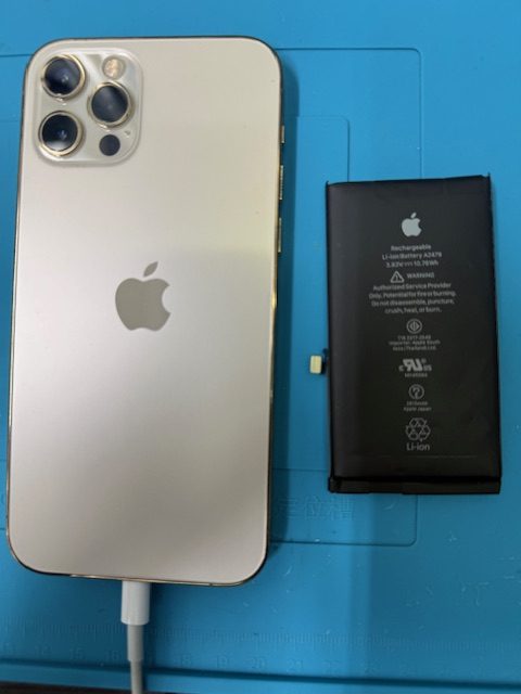 iPhone 12Proバッテリー膨張修理のご依頼