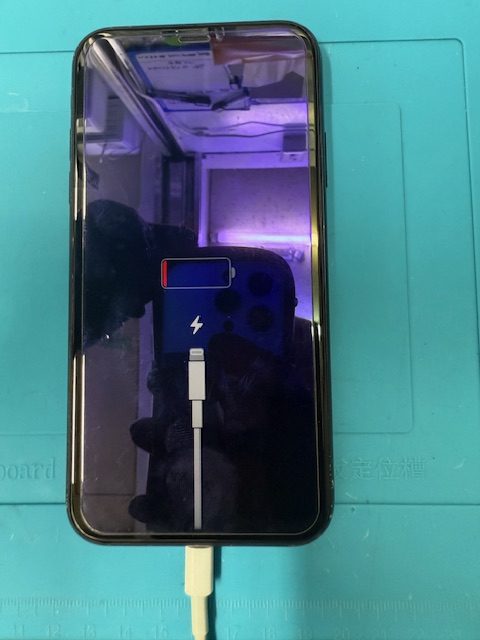 iPhone XR充電不良修理のご依頼！