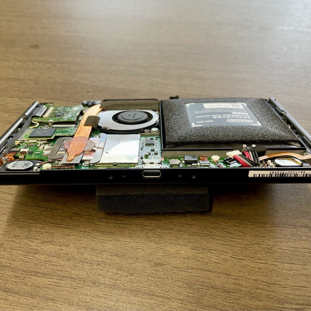 Nintendo Switch バッテリー膨張修理