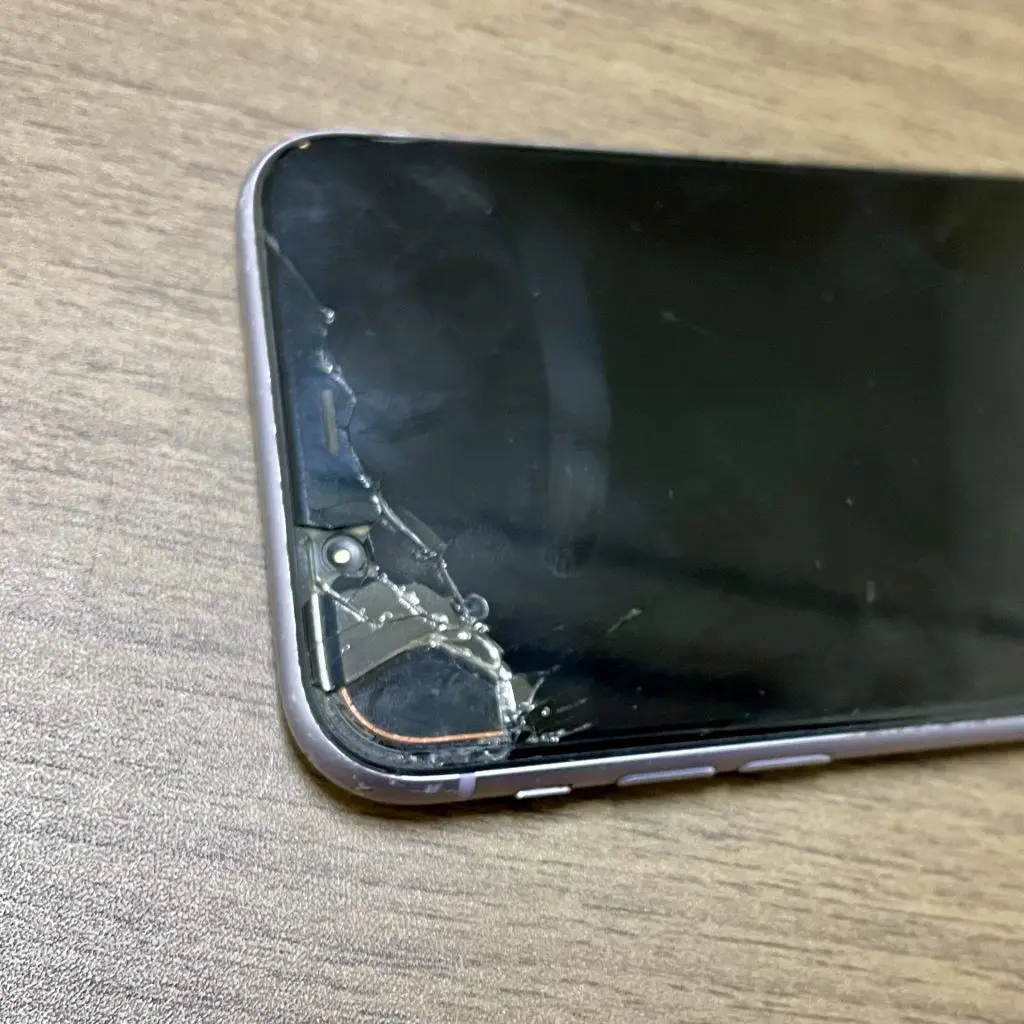 iPhone 11 画面交換修理