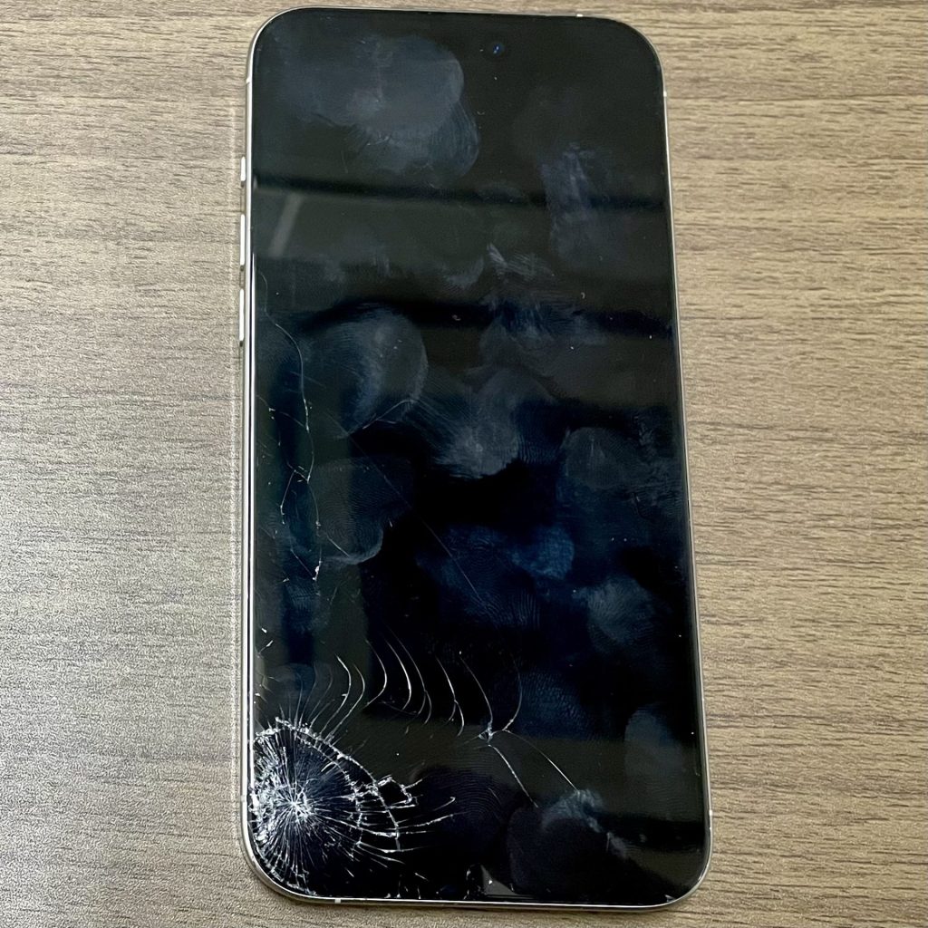 iPhone 15 Pro Max 画面交換修理