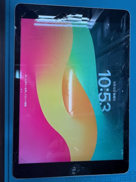 iPad (第9世代)フロントパネル修理のご依頼！