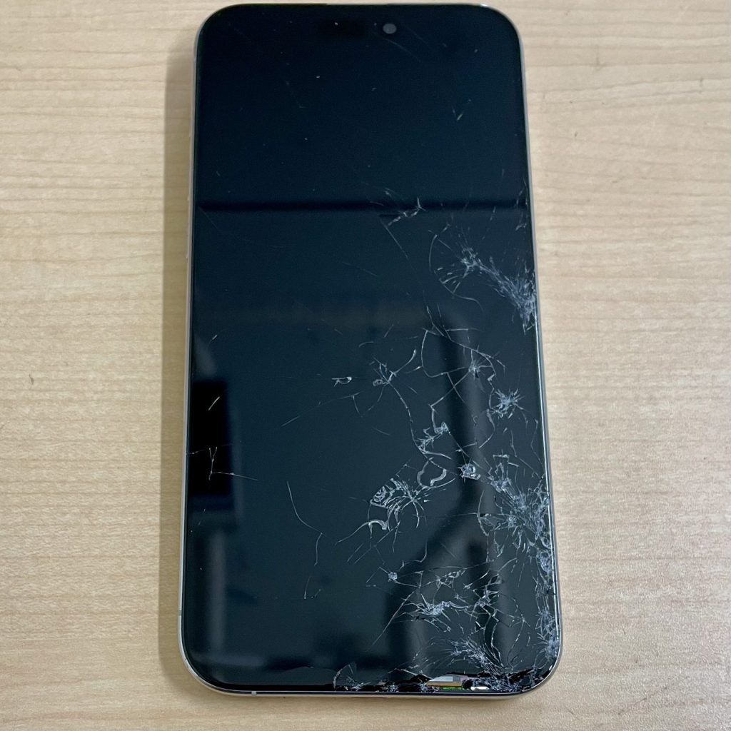 iPhone 15 Pro Max 画面交換修理