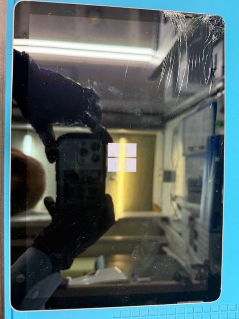 Surface Go 3フロントパネル修理のご依頼！