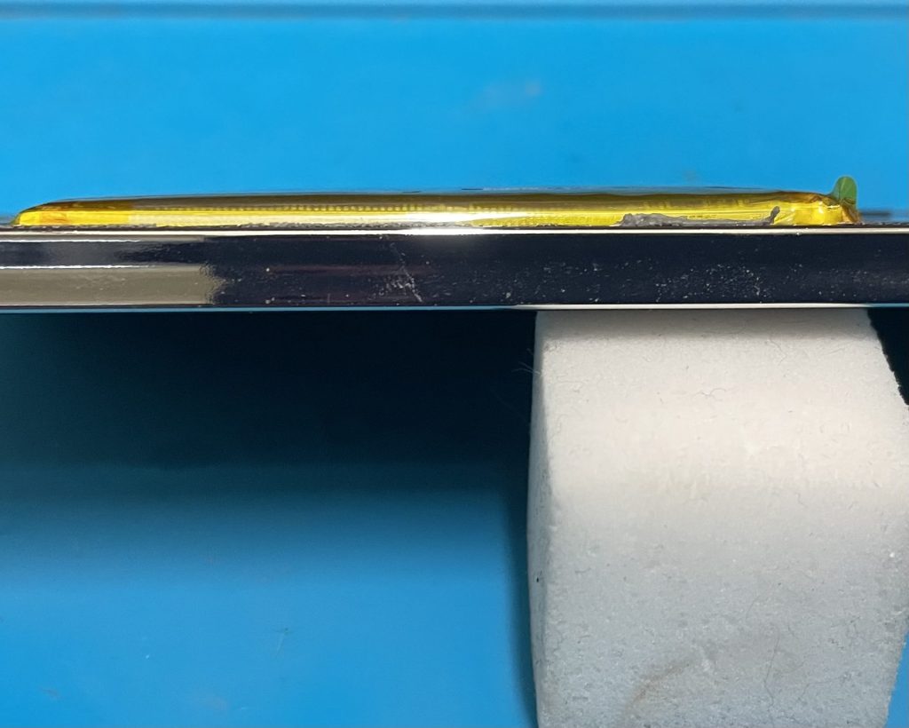 AQUOS zero6 バッテリー膨張修理