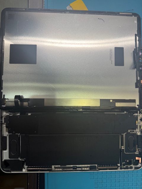 iPad Pro 11(第4世代)水没洗浄修理のご依頼!