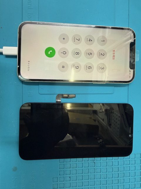 iPhone12フロントパネル(重度)修理のご依頼