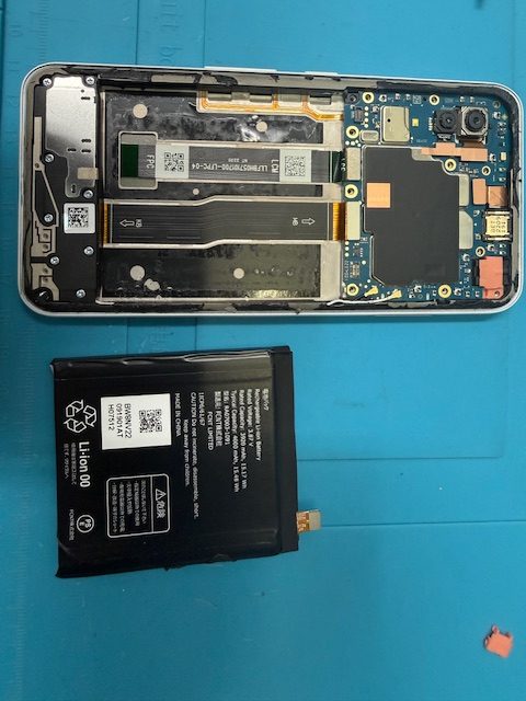 arrows We FCG01バッテリー交換修理のご依頼！