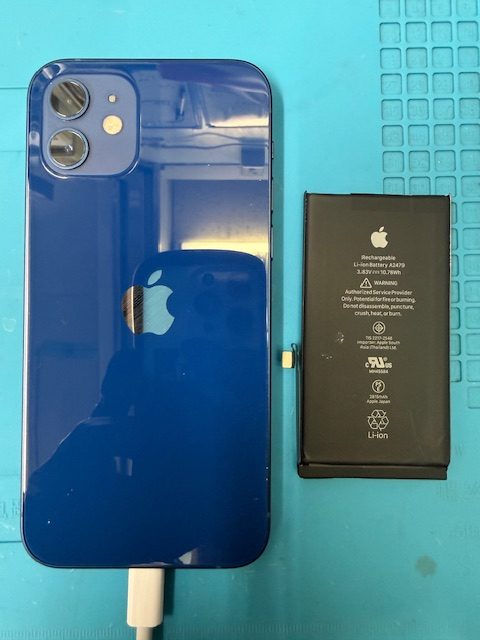 iPhone12バッテリー交換修理のご依頼！