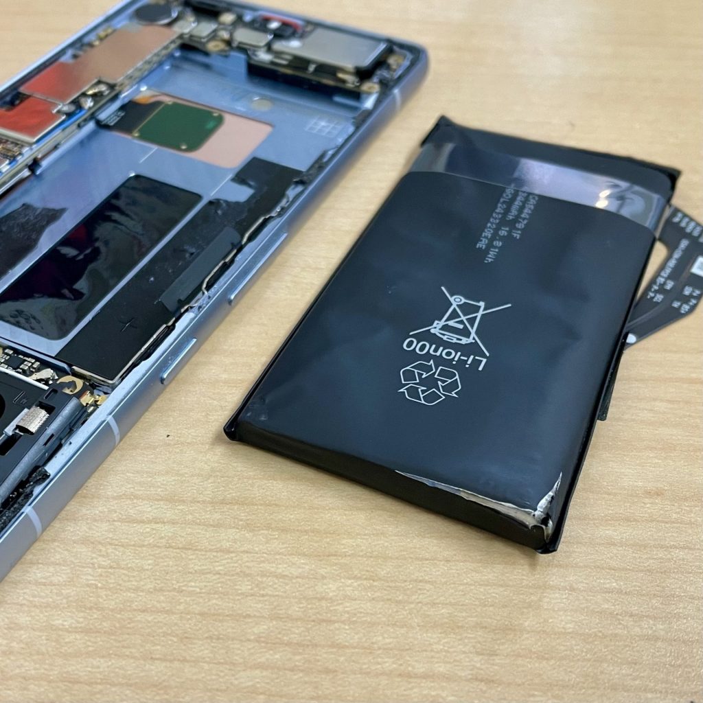 Google Pixel 7a バッテリー膨張修理