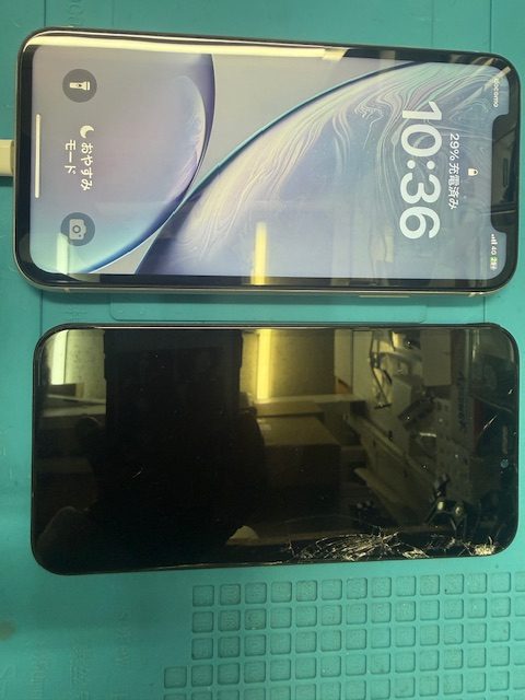 iPhoneXRフロントパネル(重度)修理のご依頼！