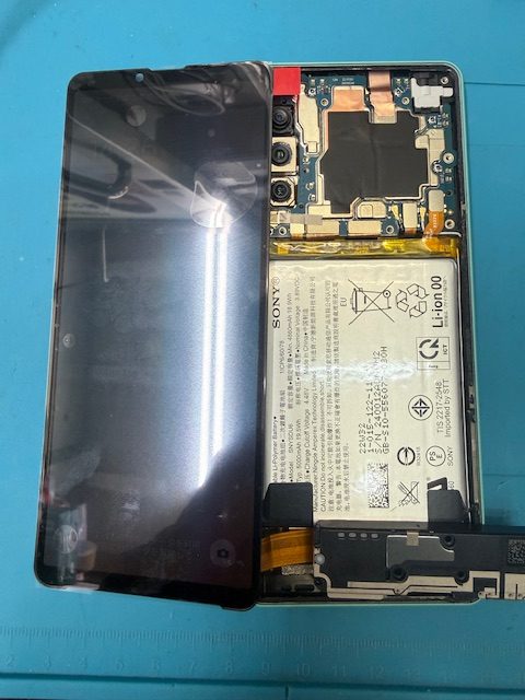 Xperia10 Ⅳフロントパネル修理のご依頼!