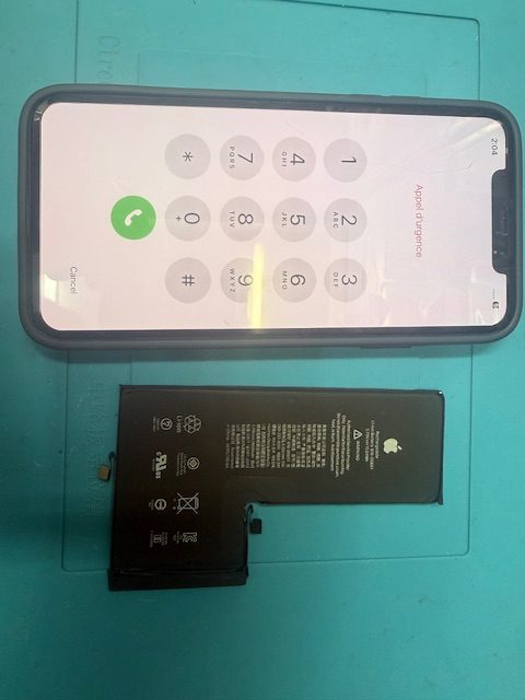 iPhone11 Pro Maxバッテリー交換修理のご依頼!