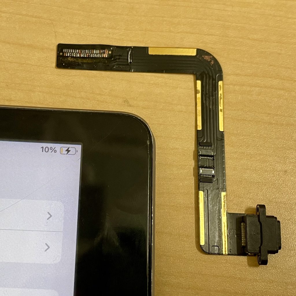 iPad (第6世代) 充電不良修理