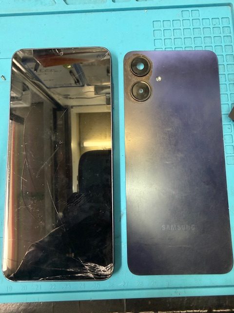 Galaxy A25 5Gフロントパネル修理のご依頼!