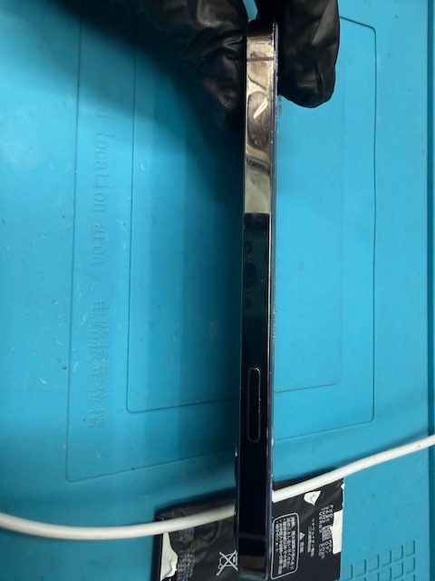 iPhone 12 Proバッテリー膨張修理のご依頼!