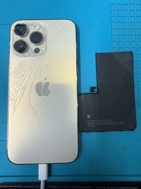 iPhone14 Pro Maxバッテリー交換修理のご依頼!