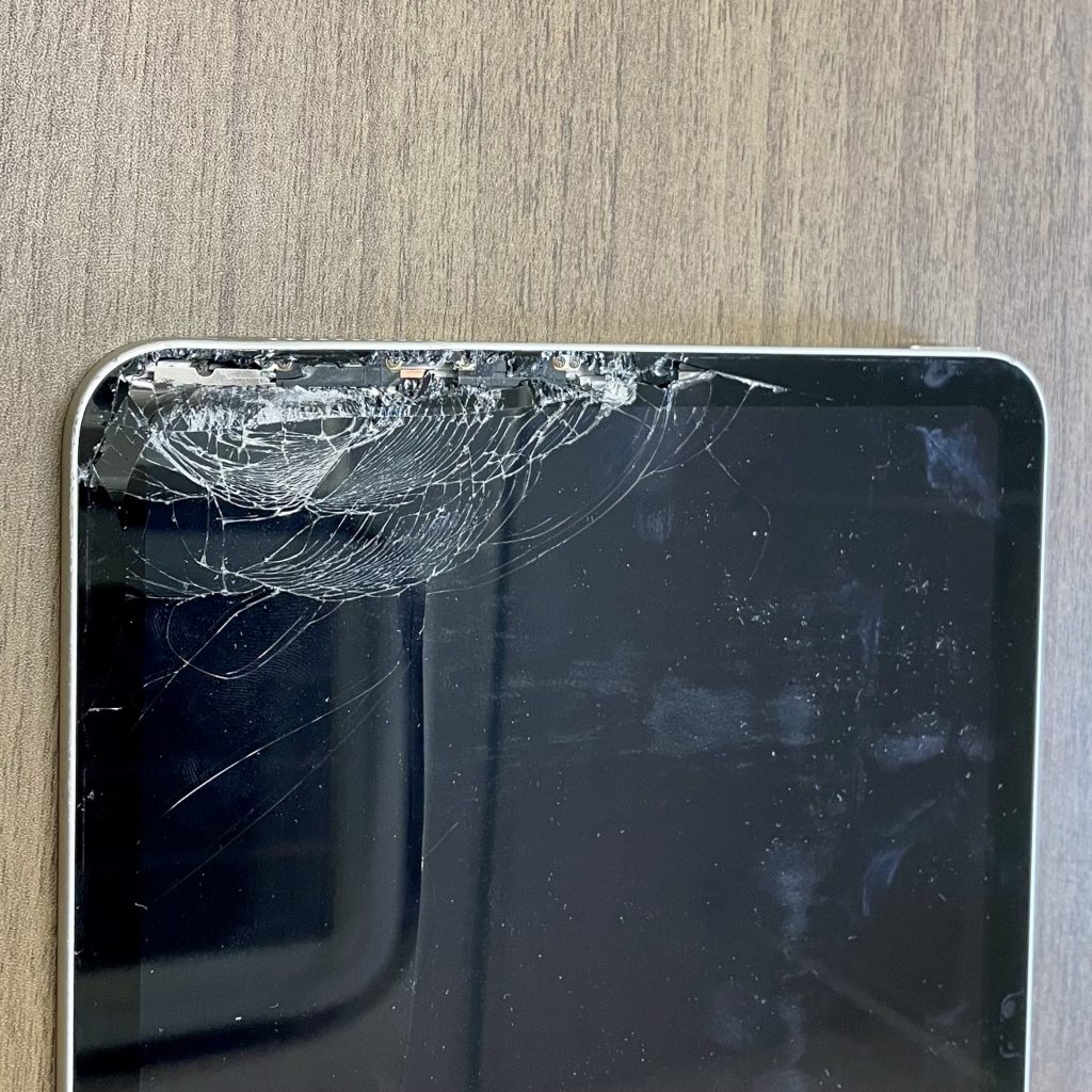 iPad (第10世代) ガラス割れ交換修理