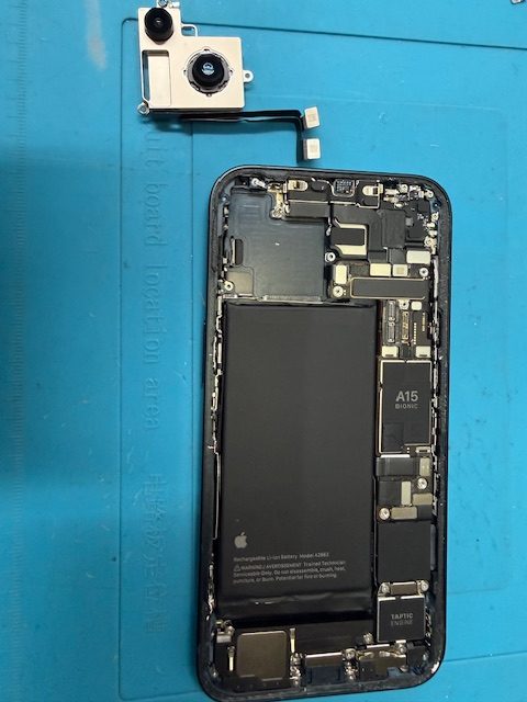iPhone 14アウトカメラ交換修理のご依頼!