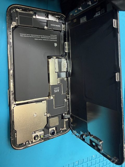 iPhone 13 Pro水没洗浄・液晶交換修理のご依頼!