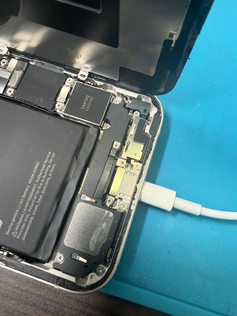 iPhone 14 Plus水没・充電口修理のご依頼!