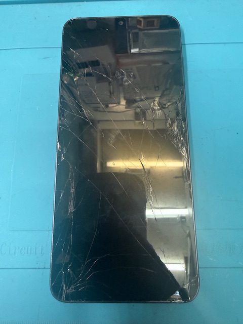 Galaxy A25 5Gフロントパネル修理のご依頼!